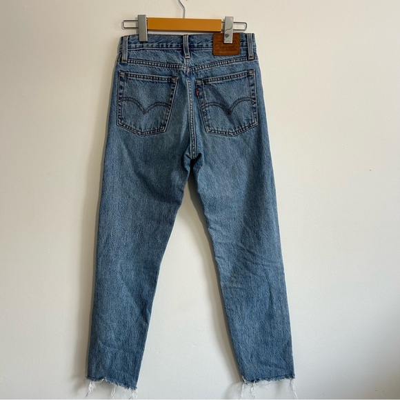 SOLD- Levi’s Wedgie Blue Jeans Women’s Size 24 - Picture 3 of 11